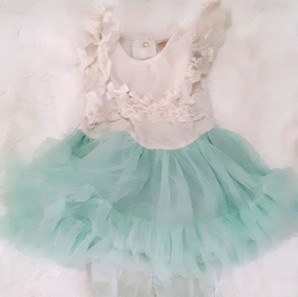 Baby girl dress and leggings